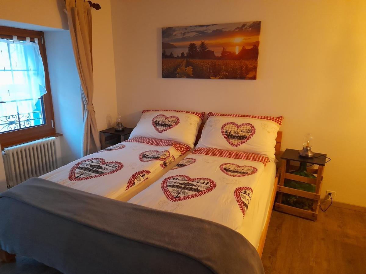Studio Chez Un Vigneron Au Village Au 2Eme Etage Sans Ascenseur Villeneuve Luaran gambar