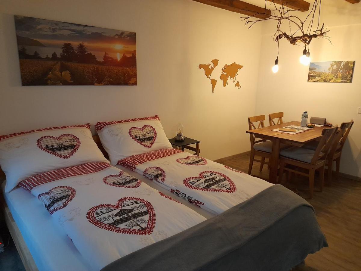 Studio Chez Un Vigneron Au Village Au 2Eme Etage Sans Ascenseur Villeneuve Luaran gambar